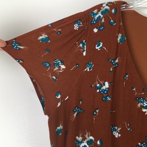 Wayf V-Neck Gauzy Floral Short Sleeve Maxi Dress in Brown - Picture 3 of 11